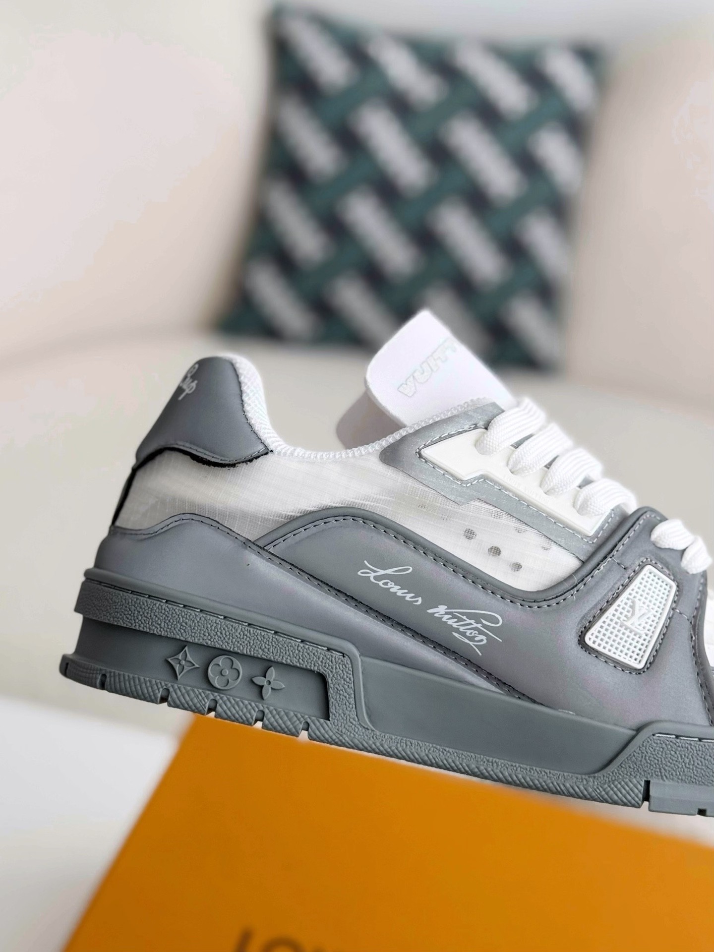 L X V TRAINER CUP SNEAKERS detail 9