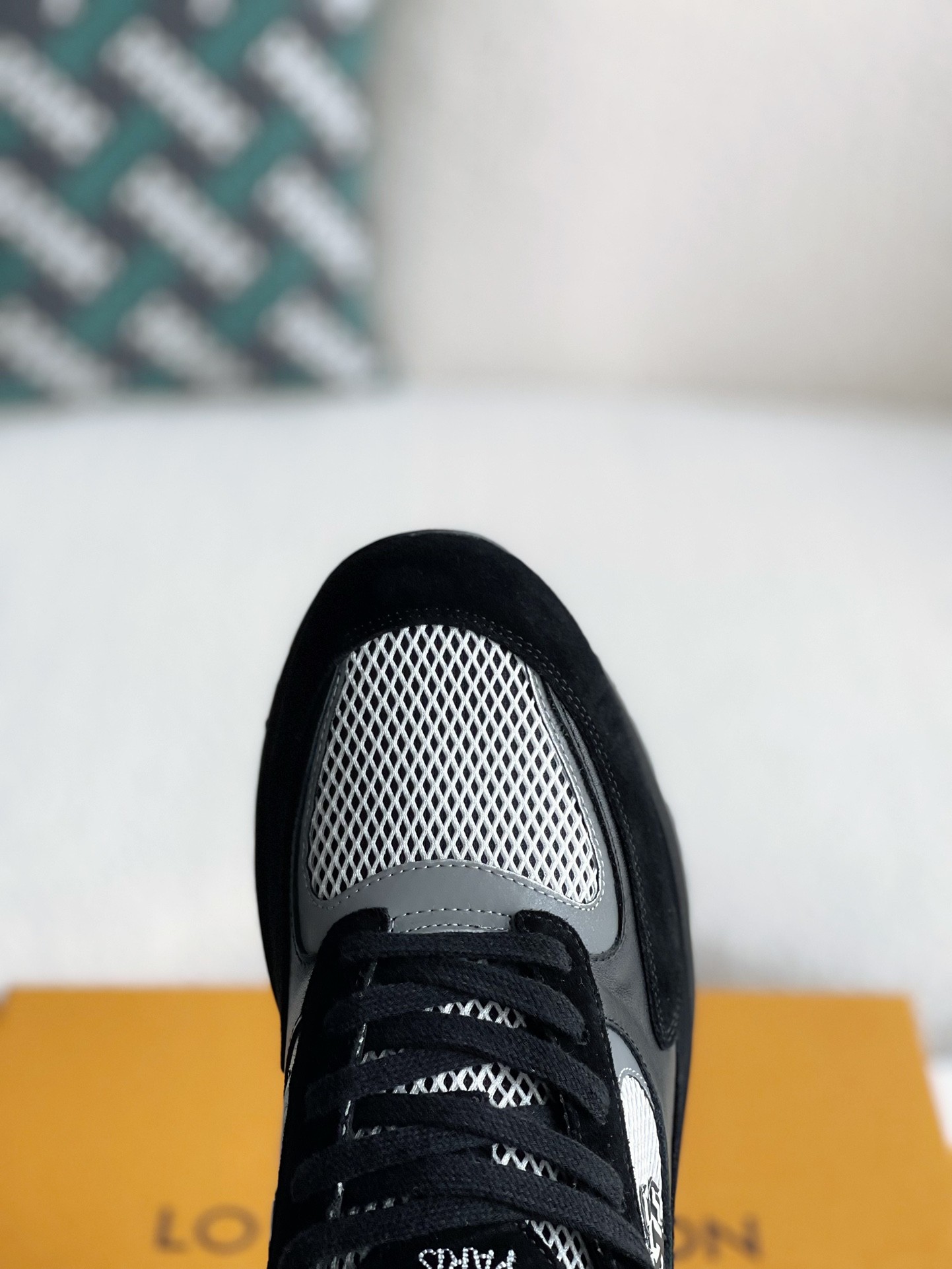 L X V SNEAKERS detail 8