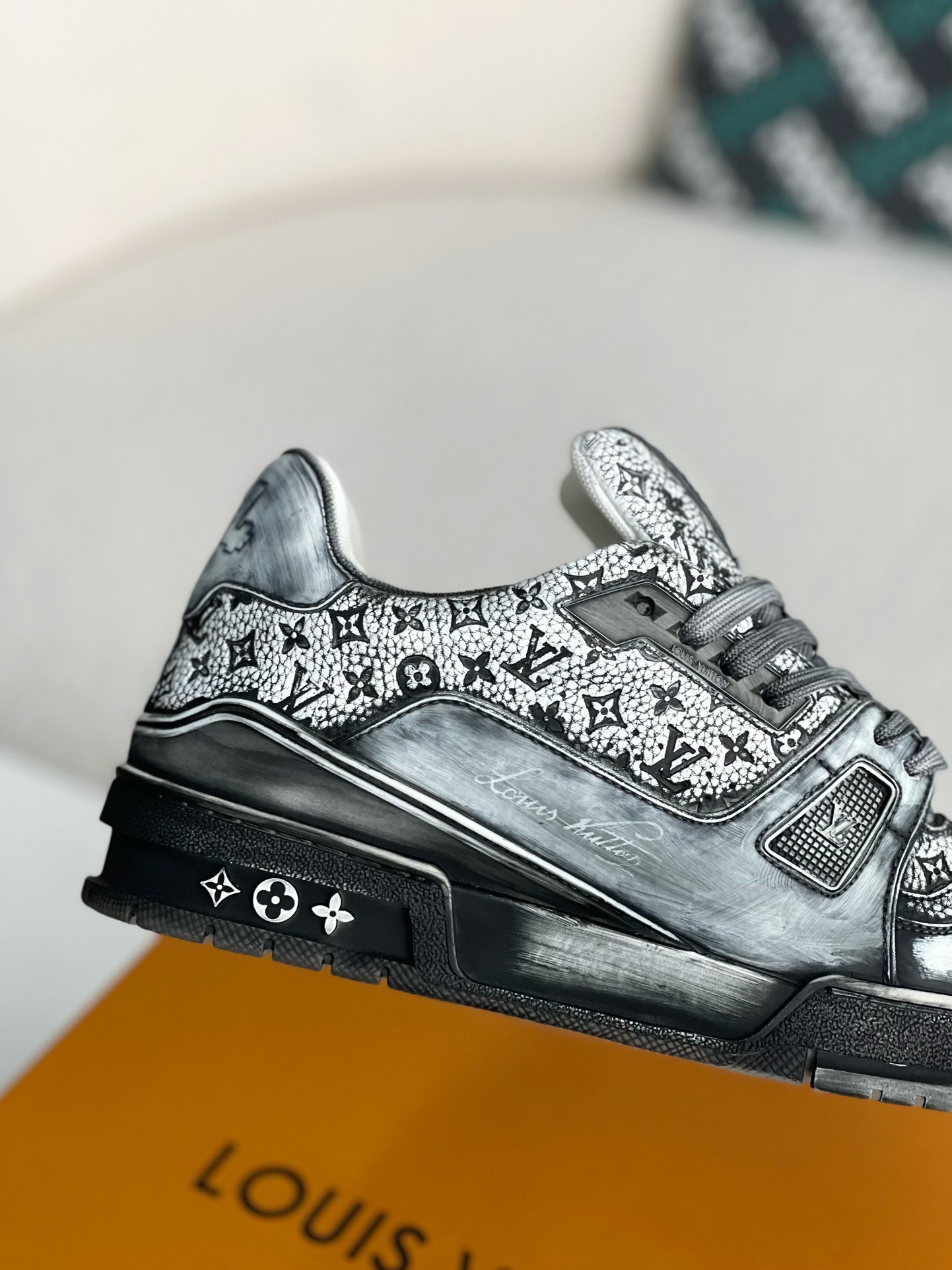 L X V SNEAKERS detail 7