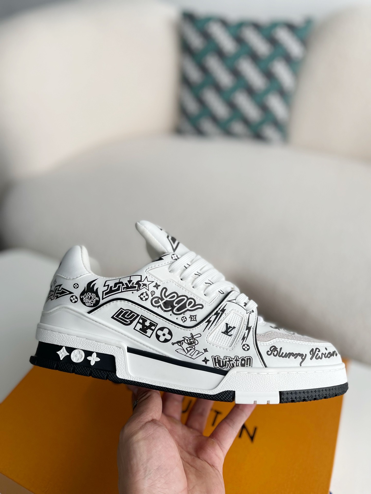 L X V SNEAKERS detail 6
