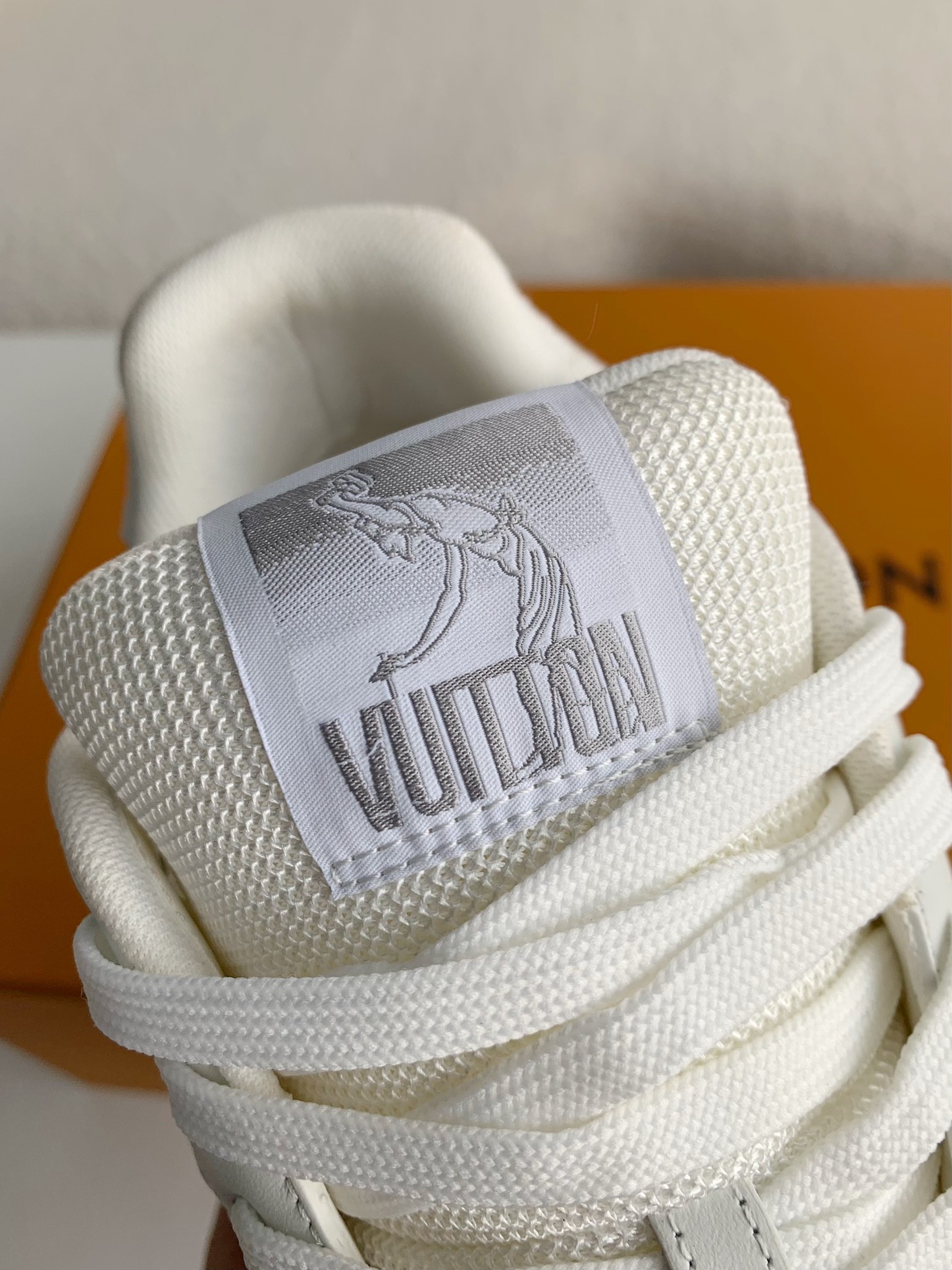 L X V TRAINER 1A9IQ5 Sneakers detail 10
