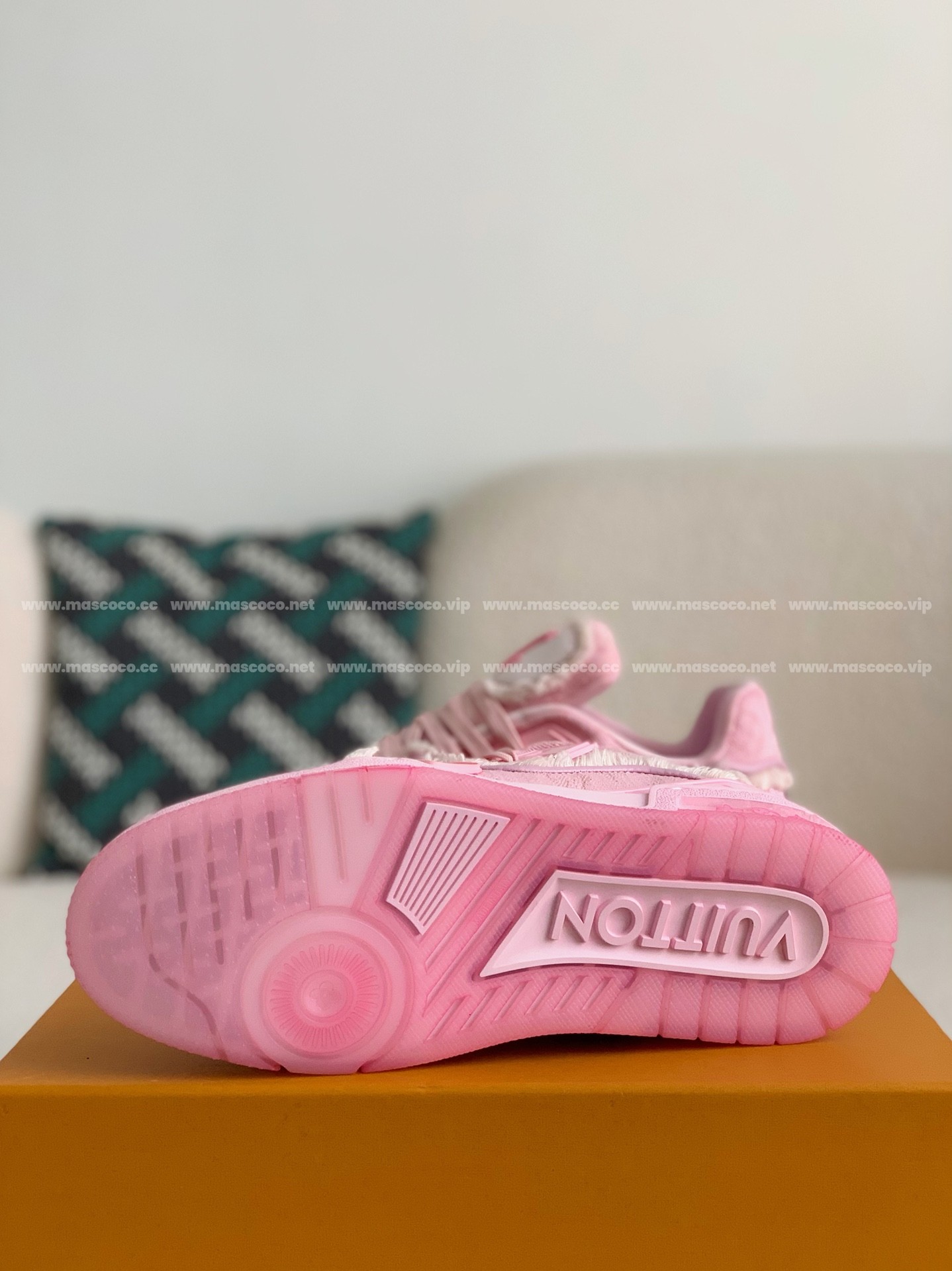 L X V TRAINER SNEAKERS detail 5