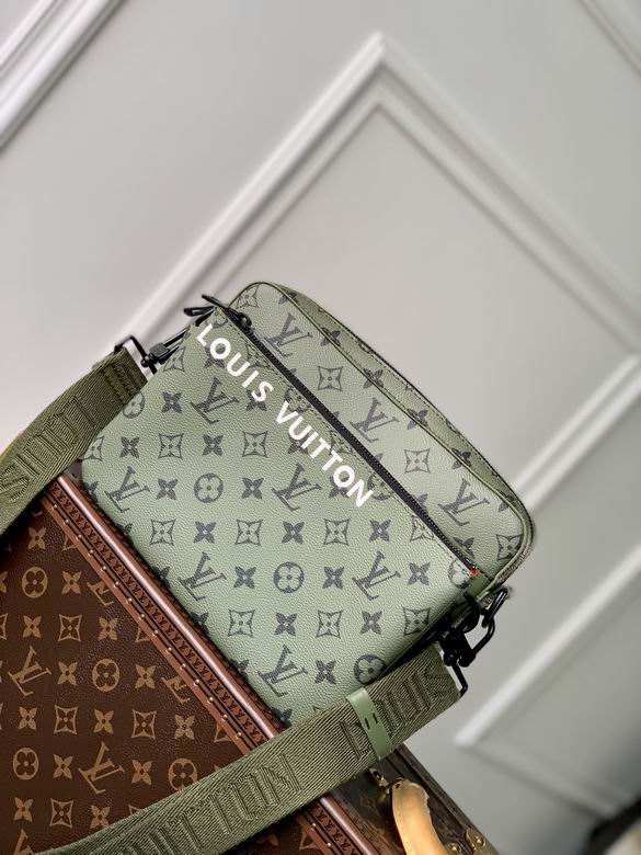 L X V Messenger Bags Size:25*18.5*7cm detail 11