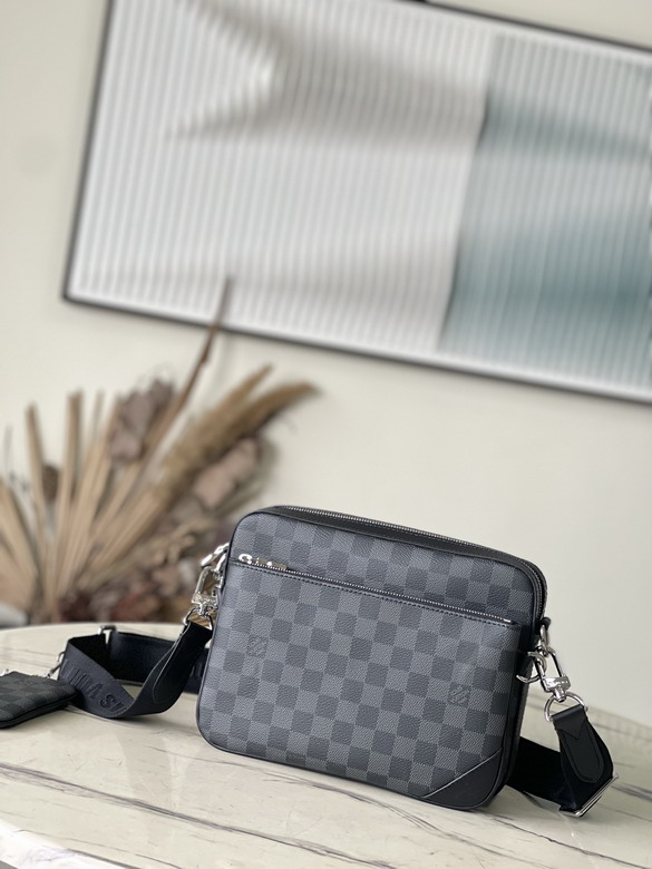 L X V Messenger Bags Size:25*18.5*7cm detail 10