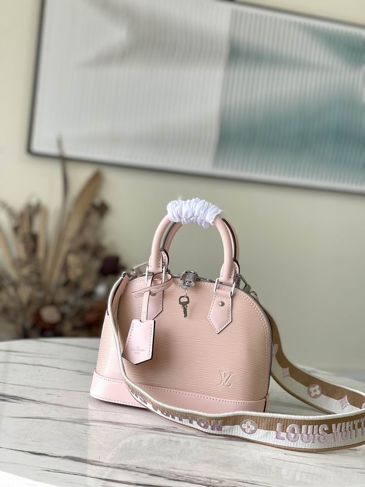 L X V Bag 23.5x17.5zx11.5cm detail 16