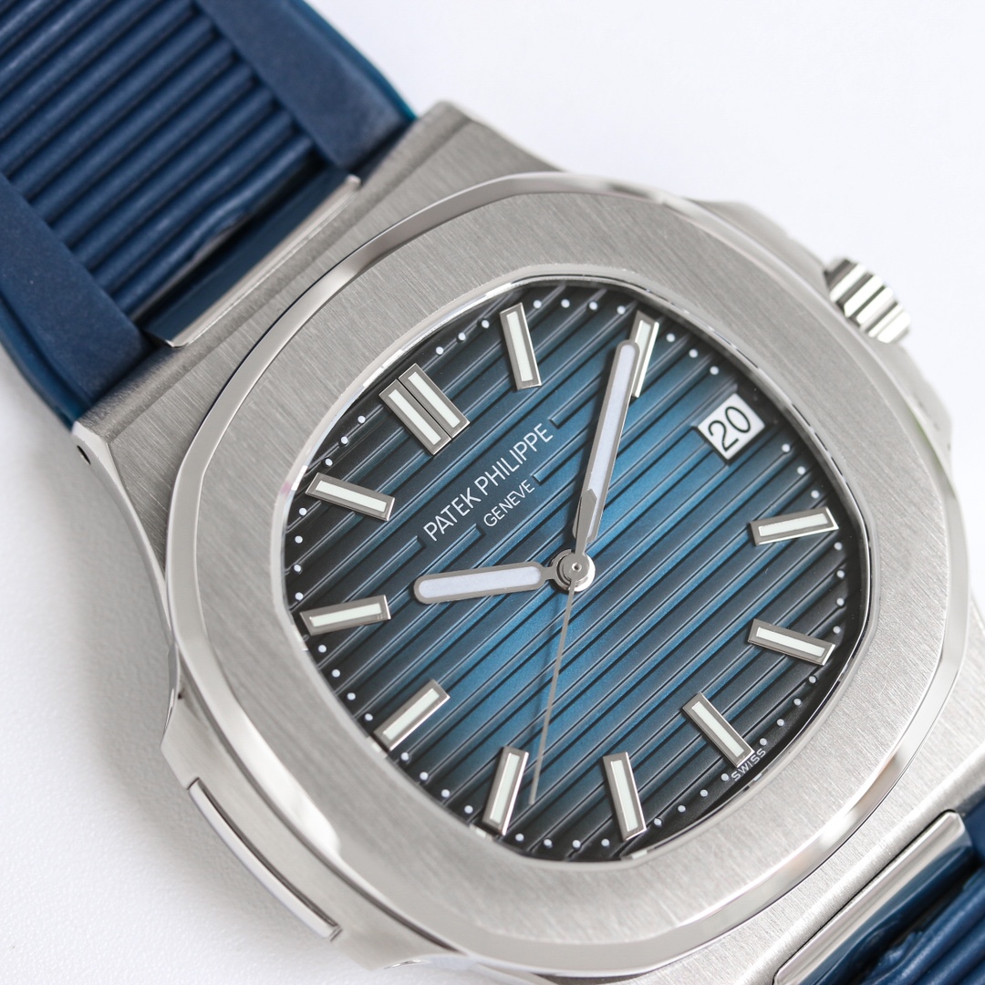 PP Nautilus 5711 Blue Dial Rubber detail 4