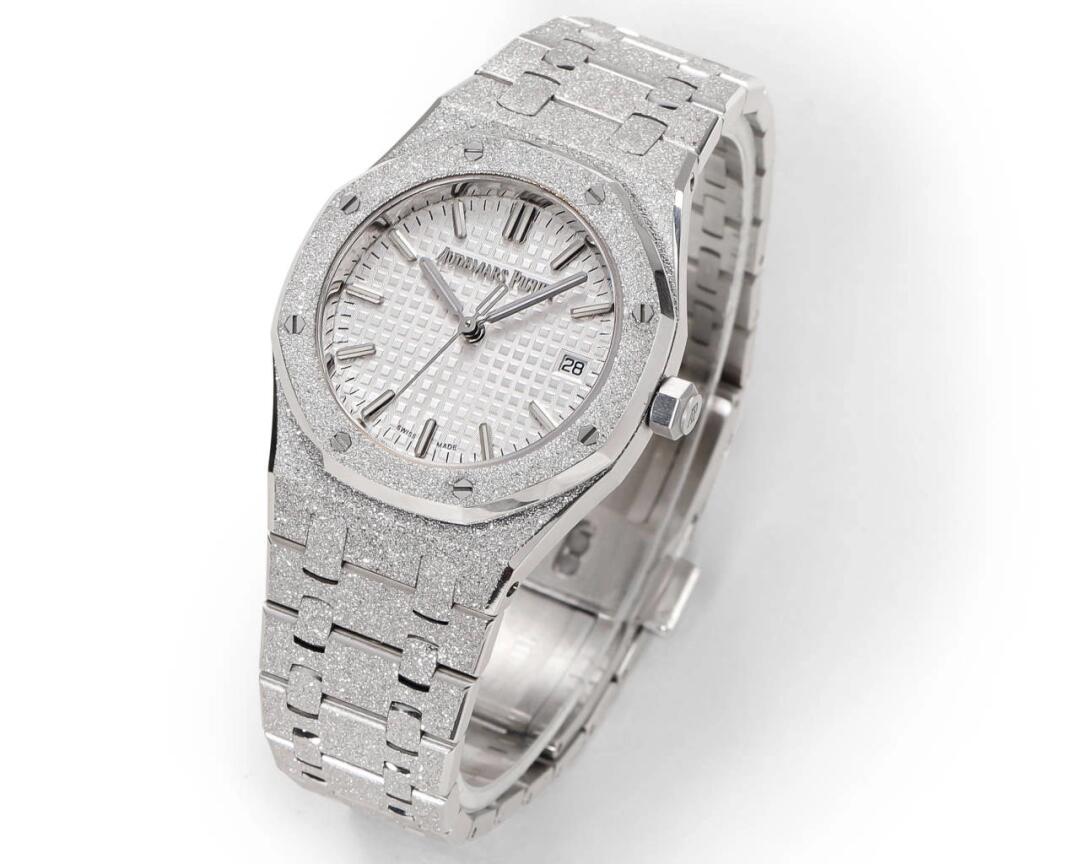 APS Royal Oak 67653BC.GG.1263BC.01 Frosted detail 5
