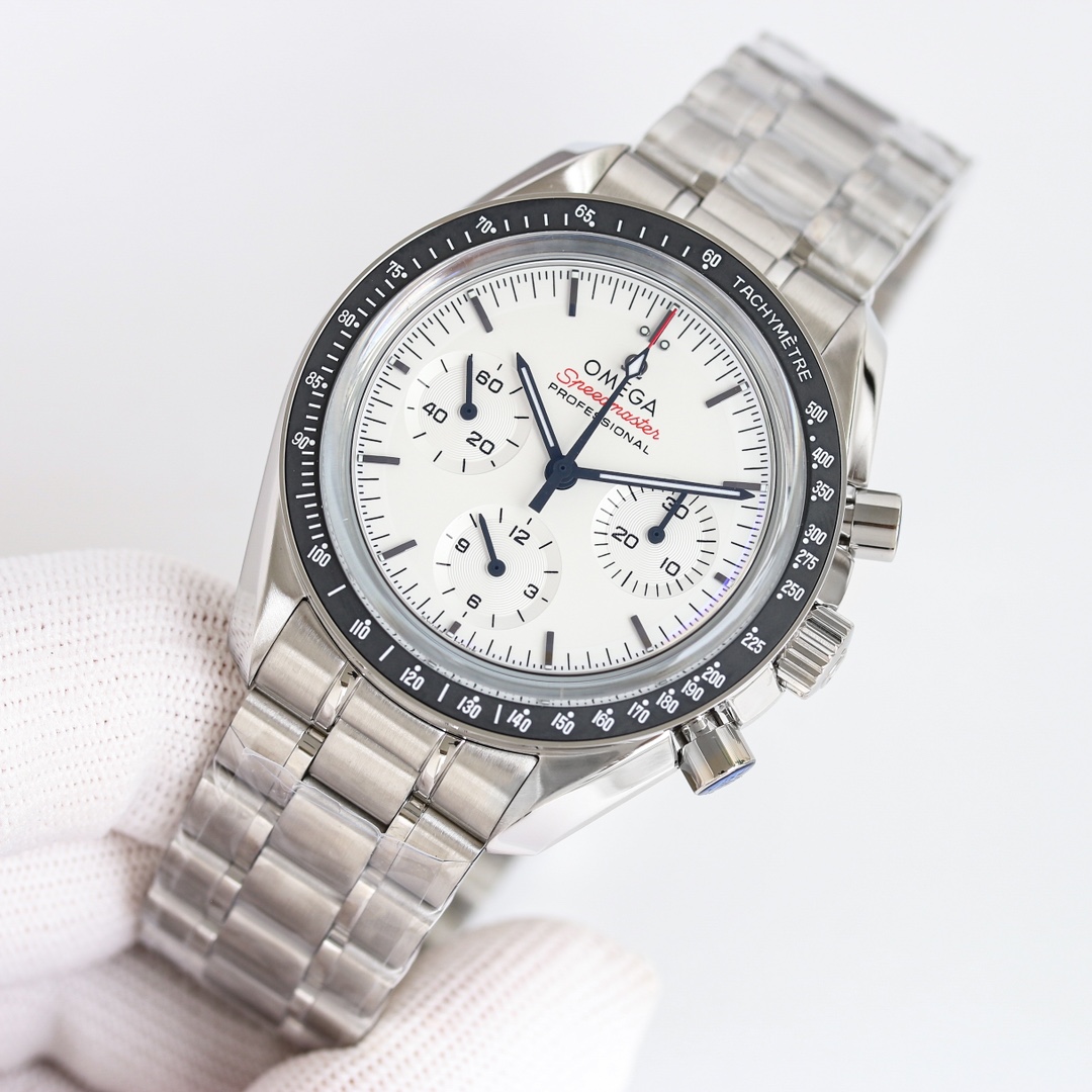 OMG Speedmaster 310.30.42.50.04.001 Movement 3861 Dial 42mm White Steel Strap detail 2