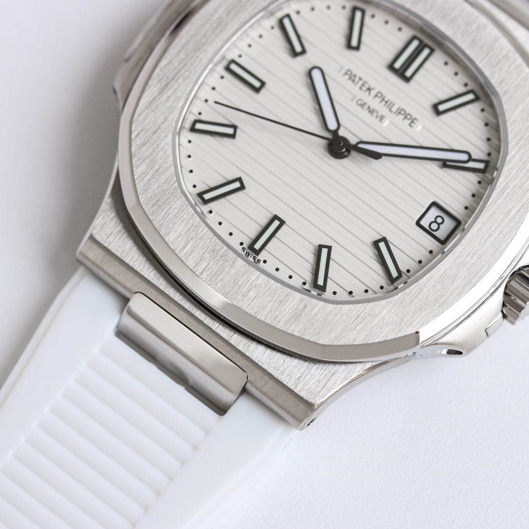 PP Nautilus 5711 White Dial Rubber detail 5