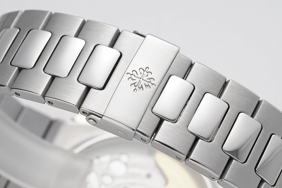 PP White Gold 5980/1A-019 detail 5