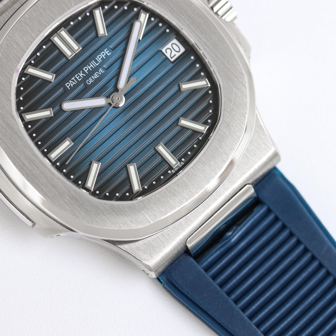 PP Nautilus 5711 Blue Dial Rubber detail 5