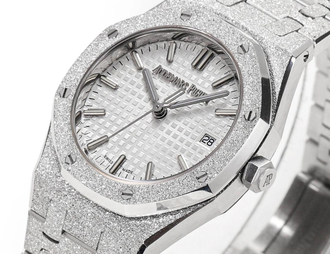 APS Royal Oak 67653BC.GG.1263BC.01 Frosted detail 6