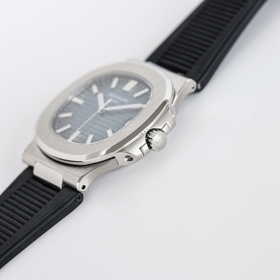 PP Nautilus 5711 Black Dial Rubber detail 6