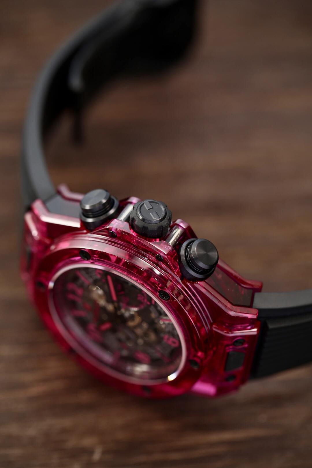 HB Red Watch detail 5