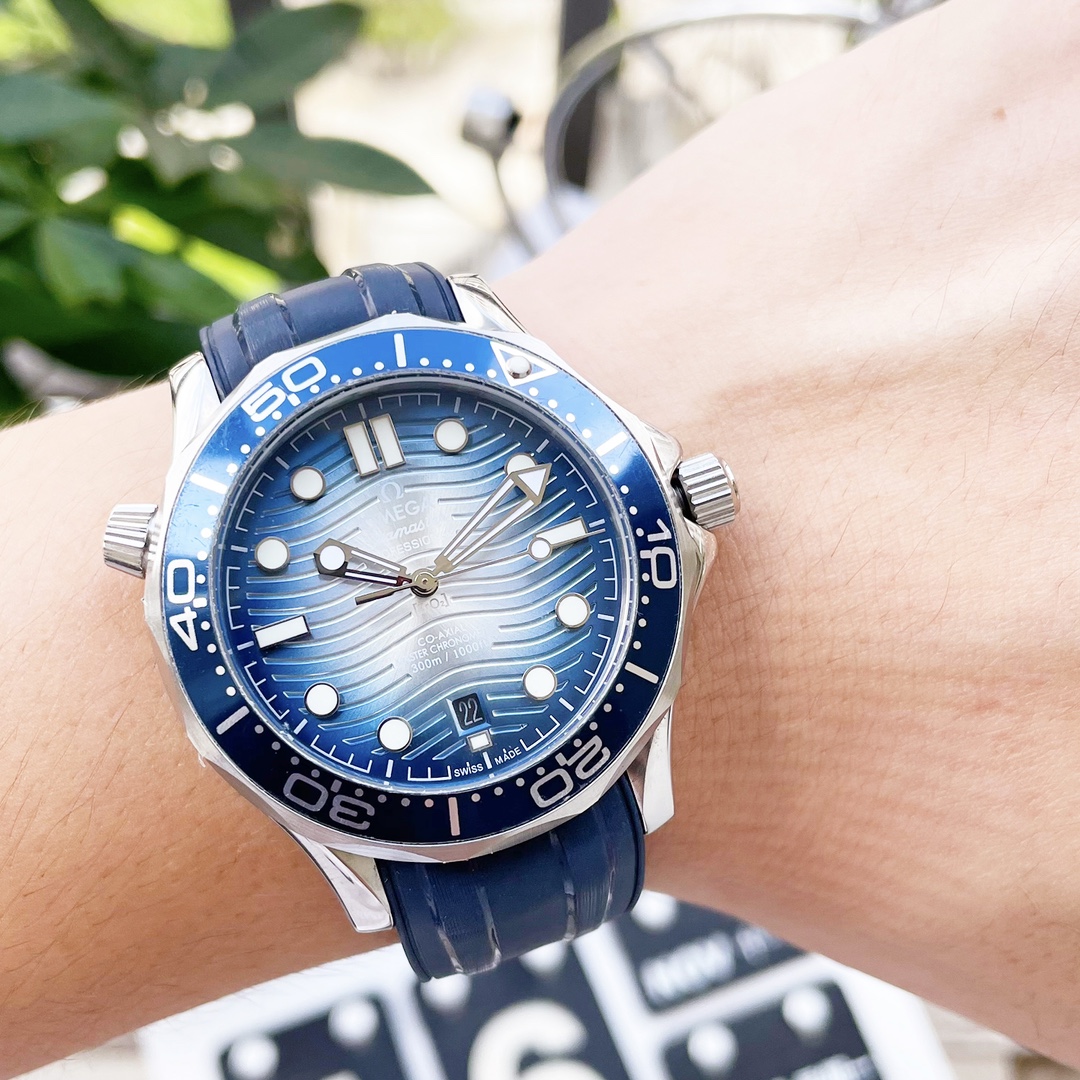 OMG Seamaster Diver 300M 8800 Diver detail 10