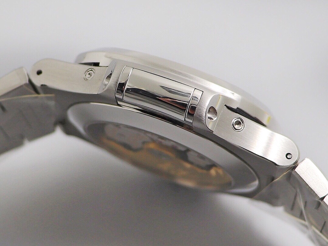 PP Nautilus White Dial 5726 detail 5