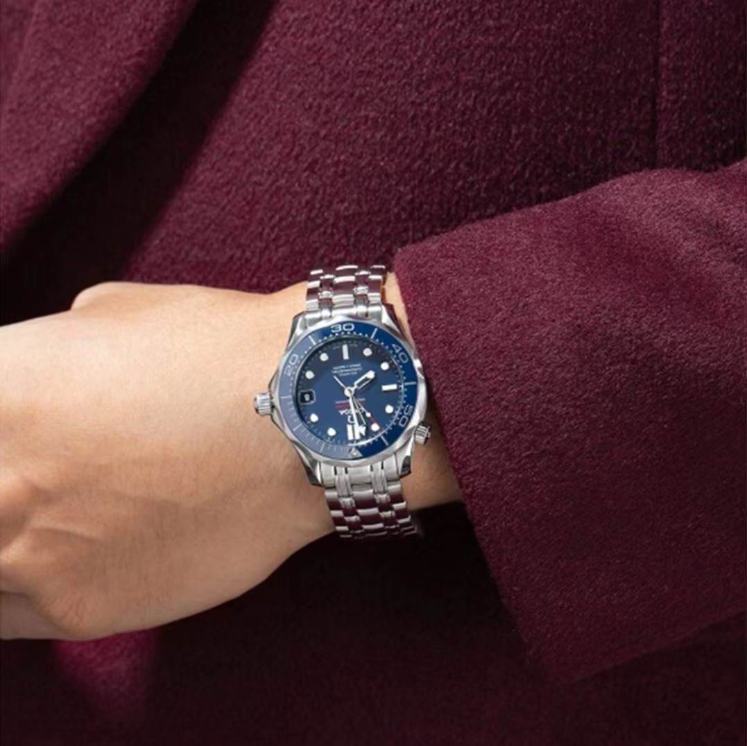 OMG Seamaster 300m Steel detail 6