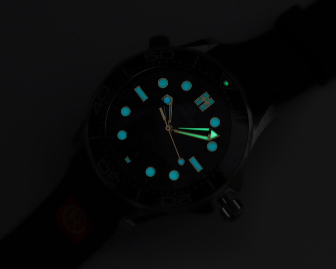 OMG Master Chronometer detail 4