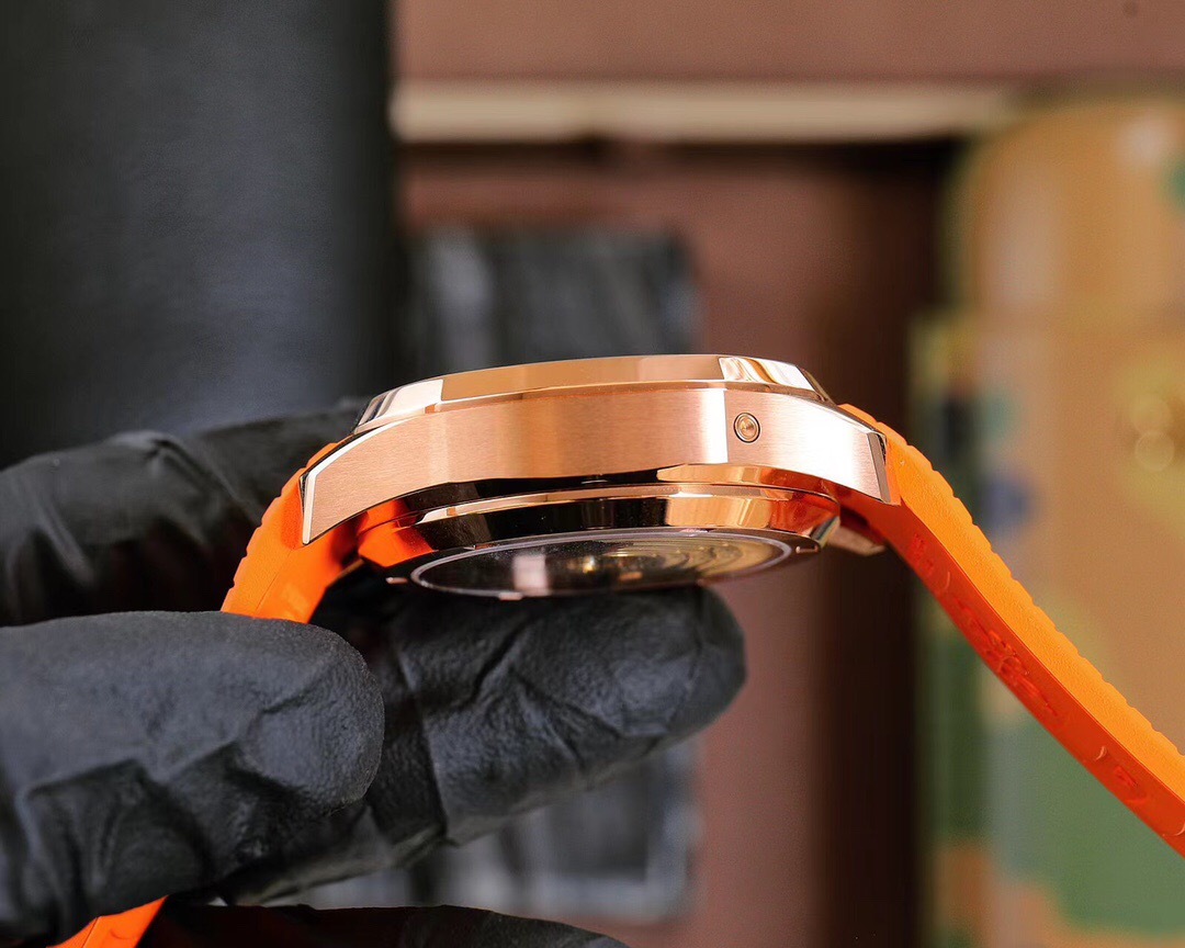 PP Chronograph Orange Strap detail 4