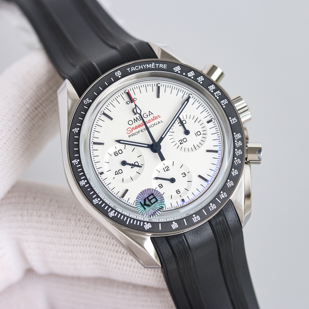 OMG Speedmaster 310.30.42.50.04.001 Movement 3861 Dial 42mm White Silica Gel Strap detail 3