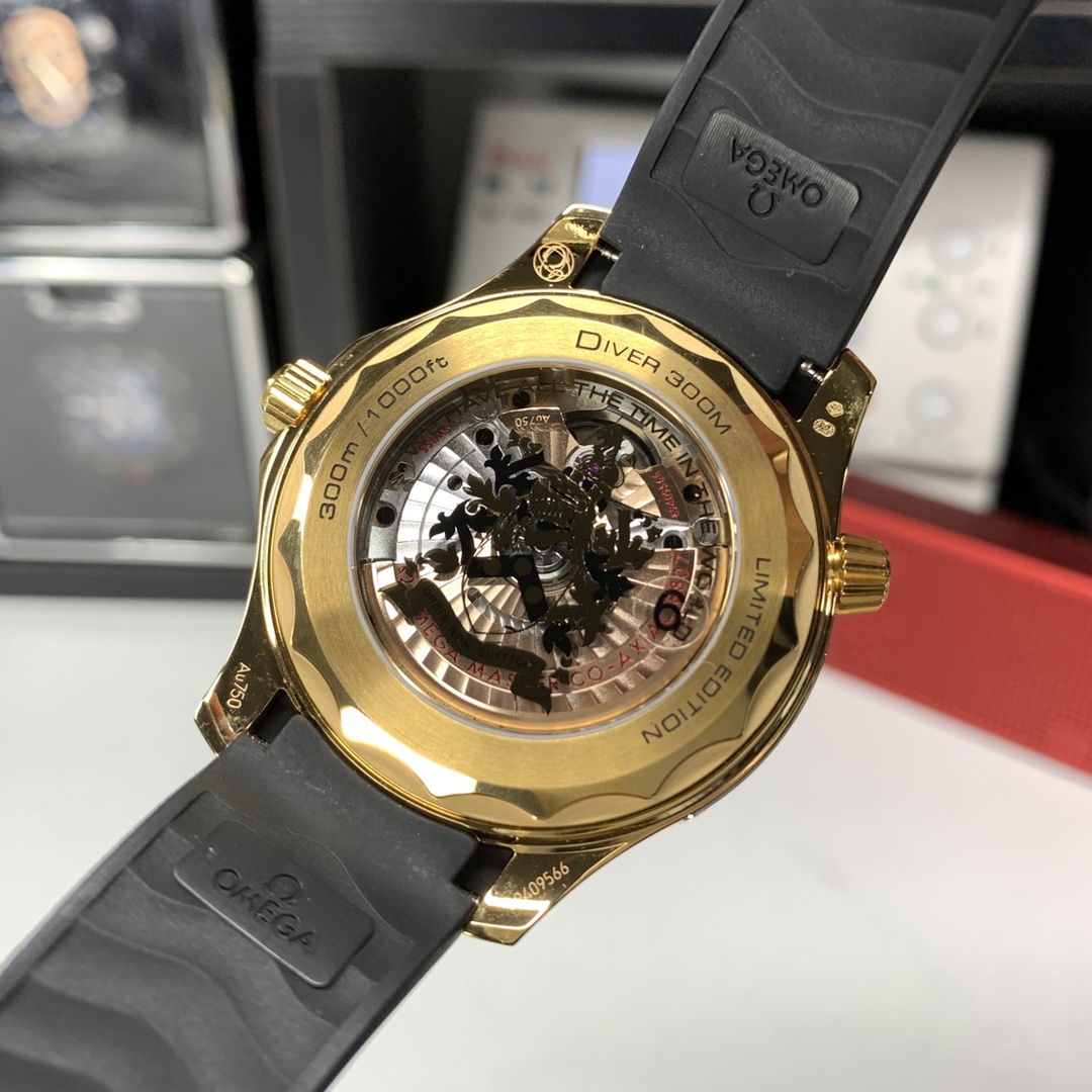 OMG Dive Watch detail 8