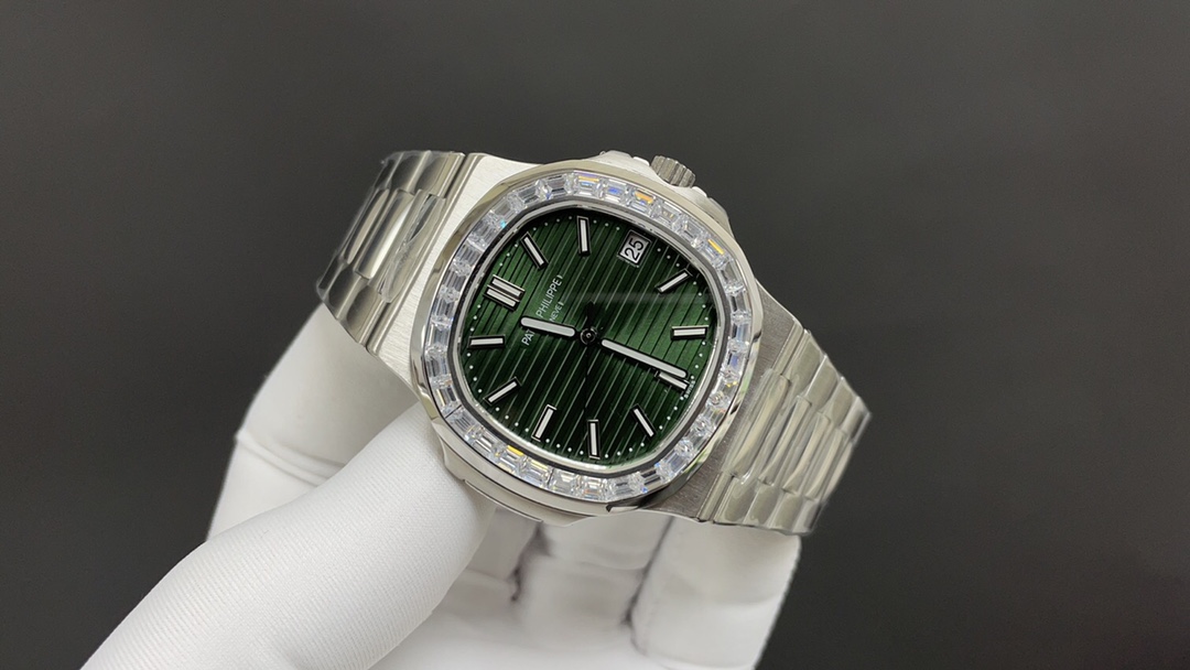 PP Nautilus Green  White Diamond