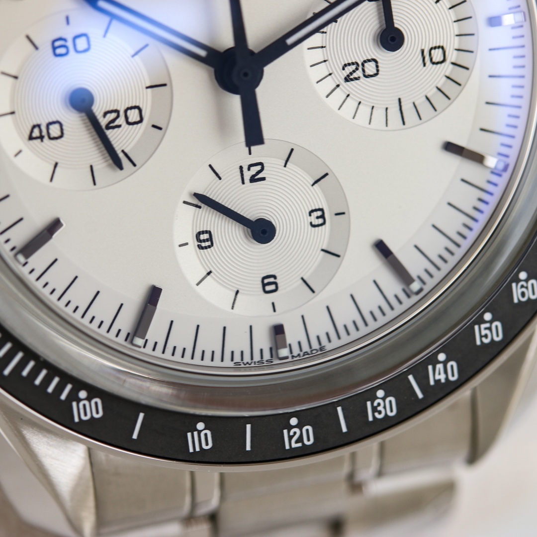 OMG Speedmaster 310.30.42.50.04.001 Movement 3861 Dial 42mm White Steel Strap detail 5