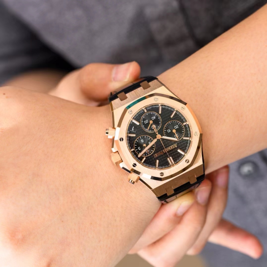 APS Royal Oak Chronograph 26240OR Black detail 4