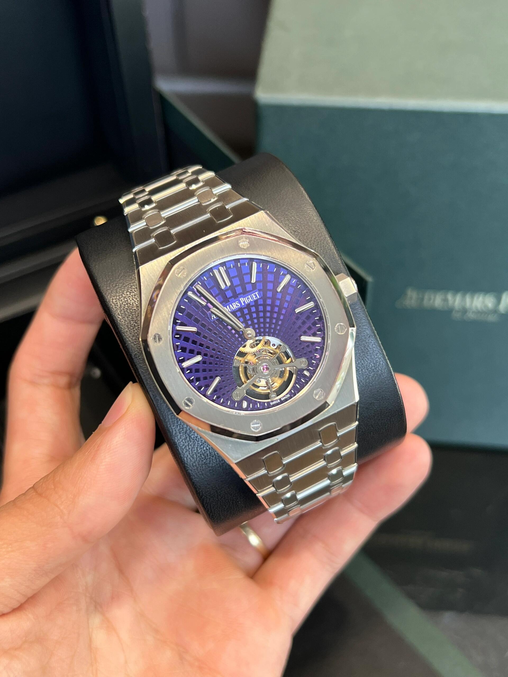 APS Extra Thin Tourbillon detail 5