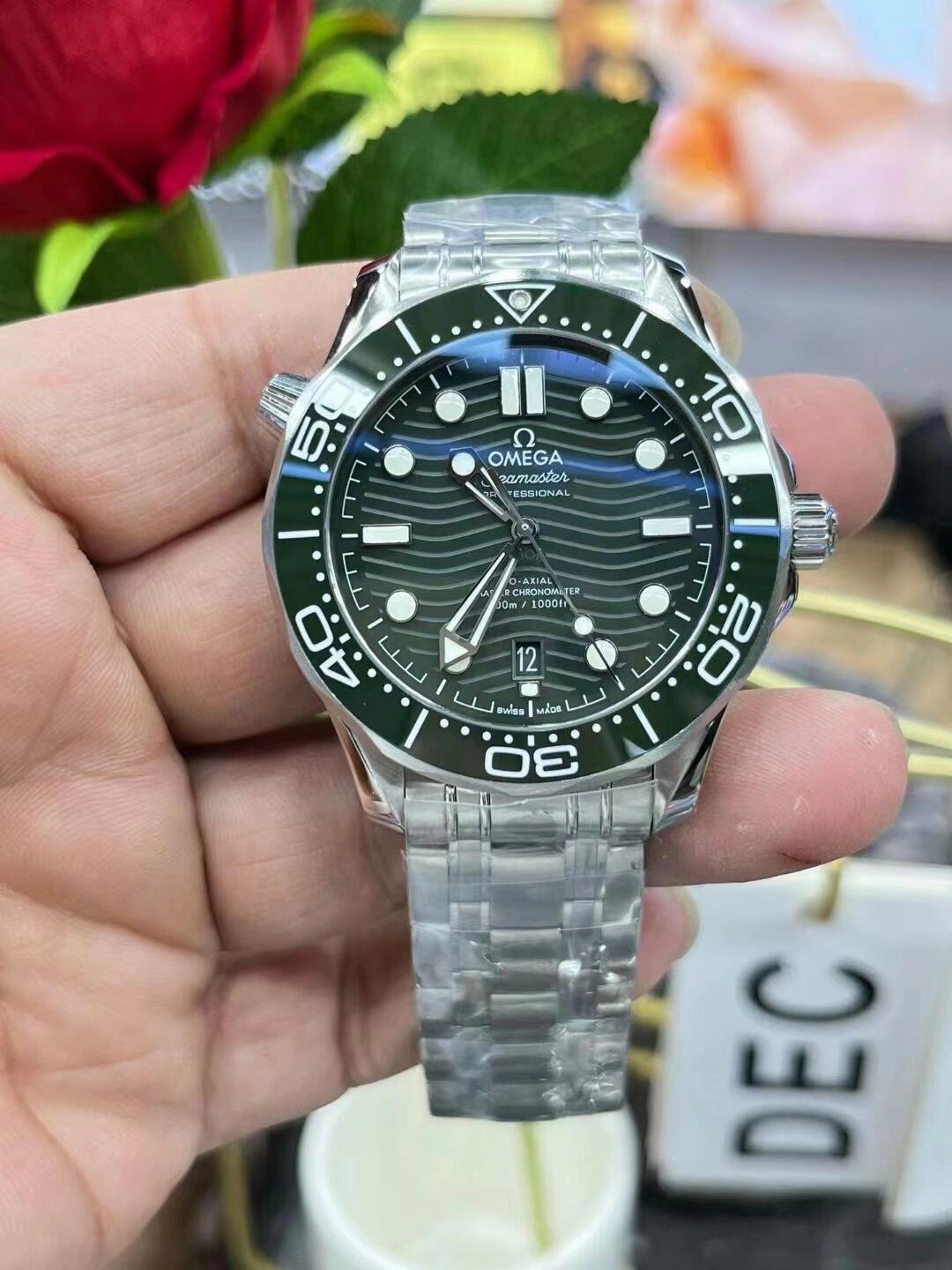 OMG Seamaster Diver 300M 8800 Diver detail 3