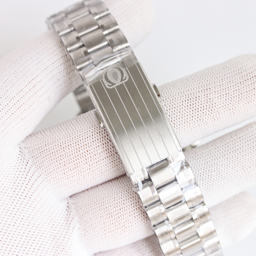 OMG Speedmaster 310.30.42.50.04.001 Movement 3861 Dial 42mm White Steel Strap detail 8