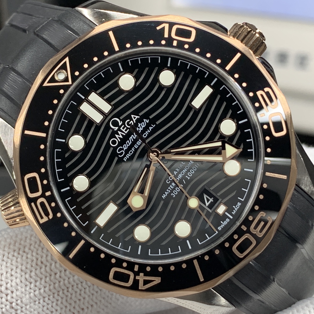 OMG Seamaster Diver 300M 8800 Diver detail 3