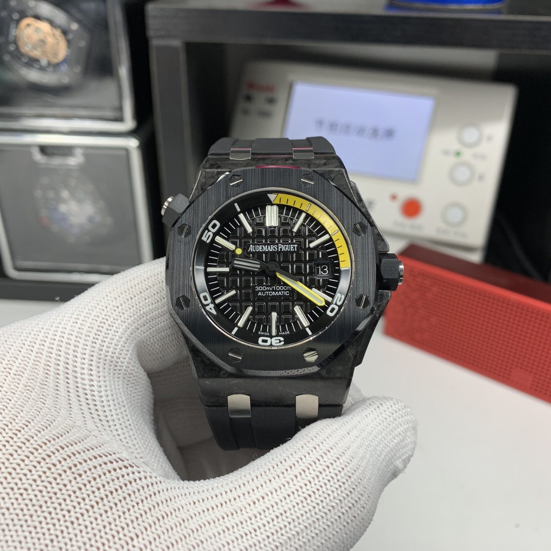 APS Royal Oak Offshore 15706AU.OO.A002CA.01 detail 4