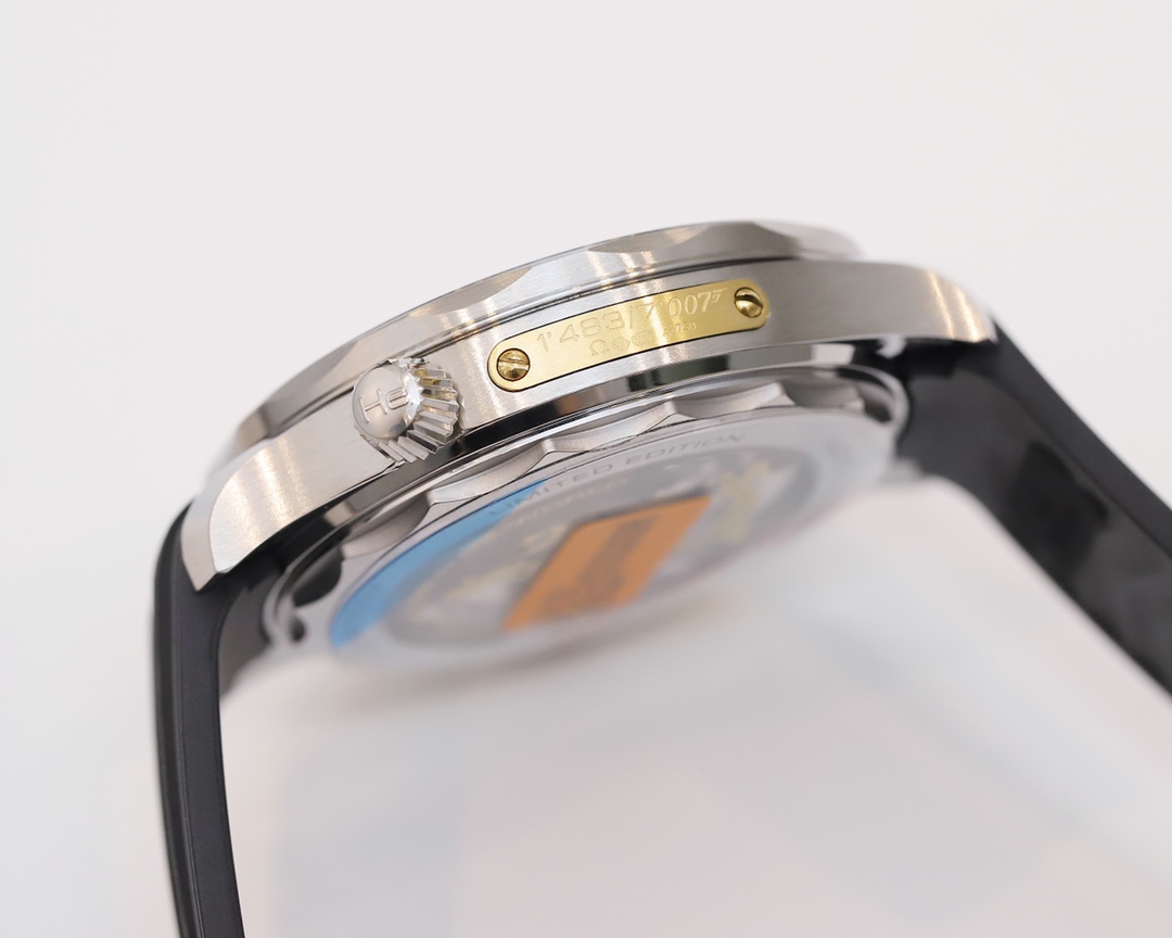 OMG Master Chronometer detail 5