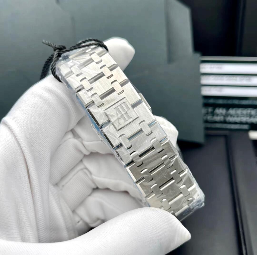 APS Royal Oak 15500 detail 6