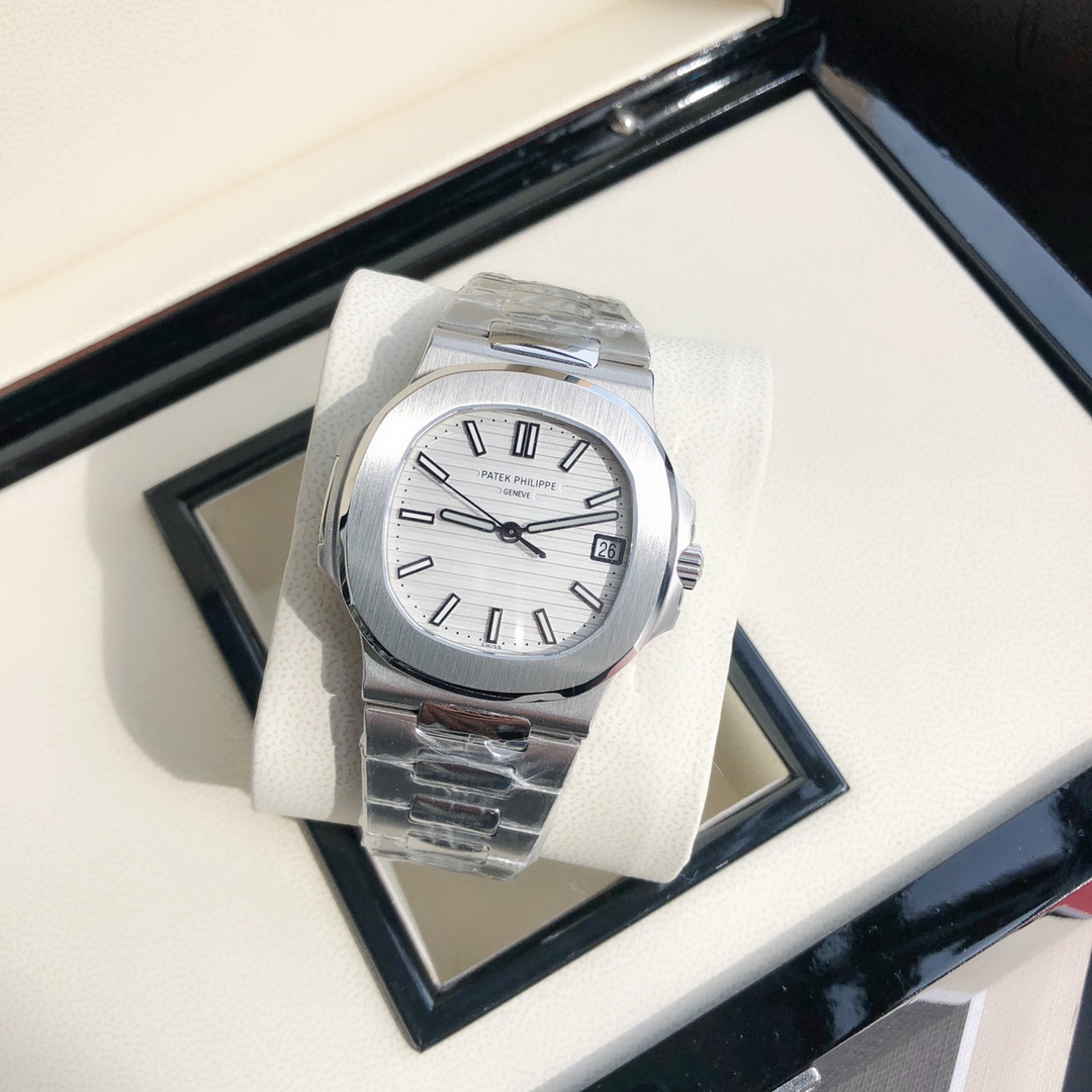 PP Nautilus 5711 White Dial detail 7