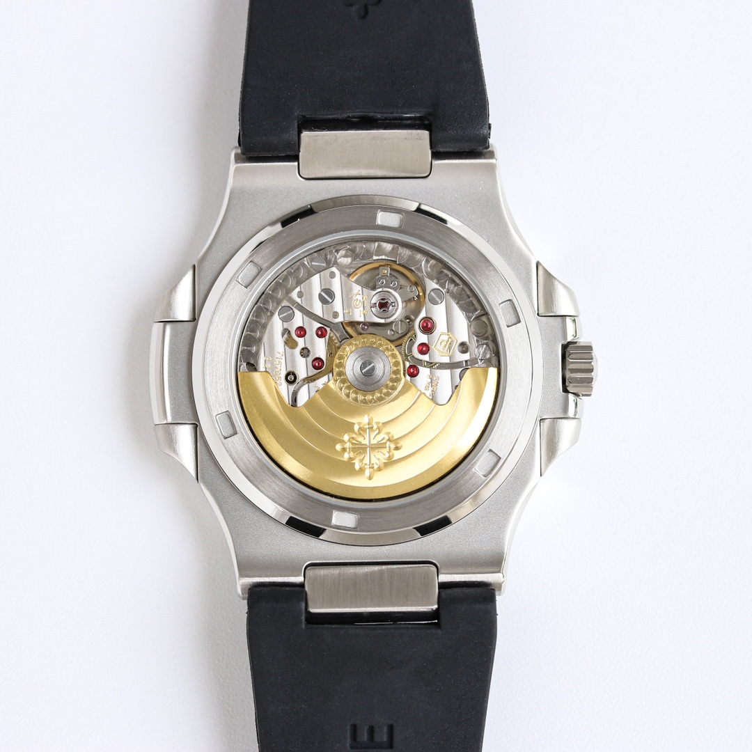 PP Nautilus 5711 Black Dial Rubber detail 8