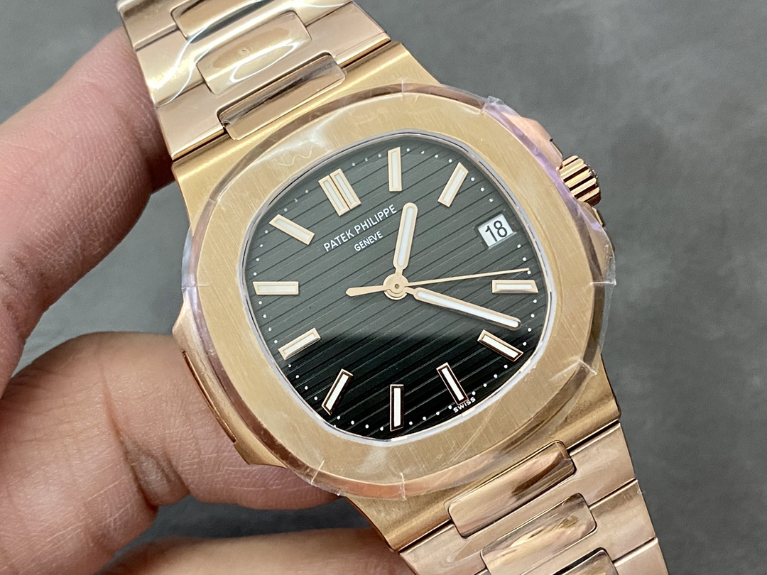 PP Nautilus Rose Black Dial 5711/5811 detail 8