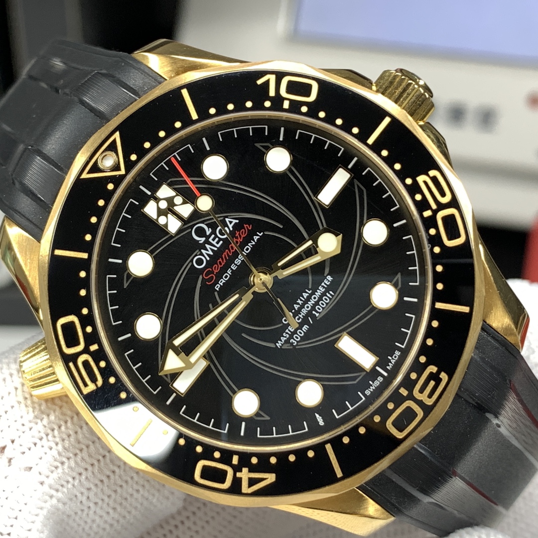 OMG Dive Watch detail 7