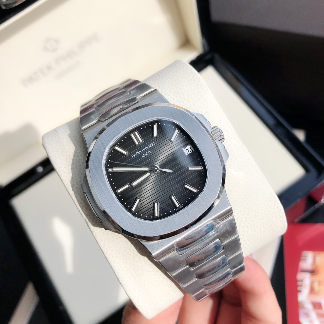 PP Nautilus 5711 Black Dial