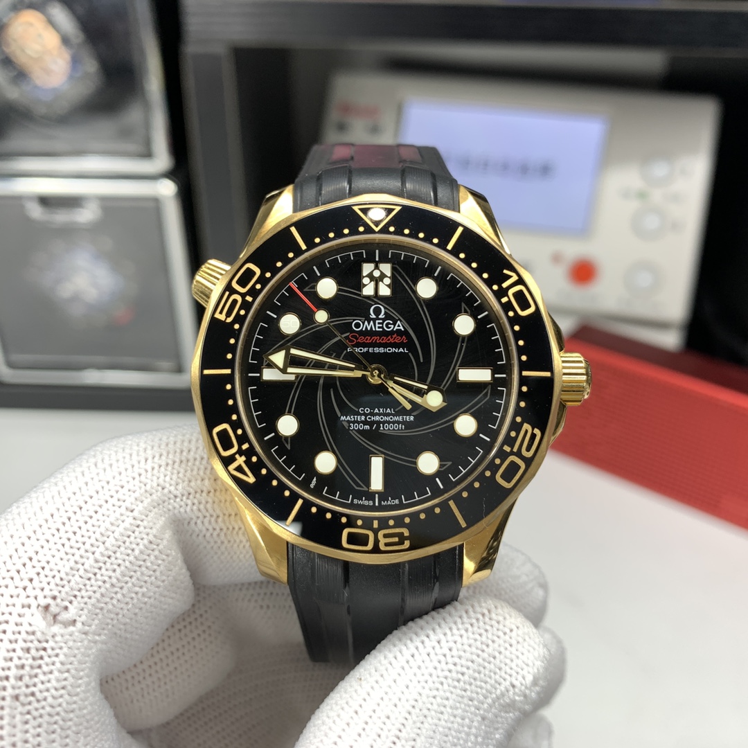 OMG Dive Watch detail 6