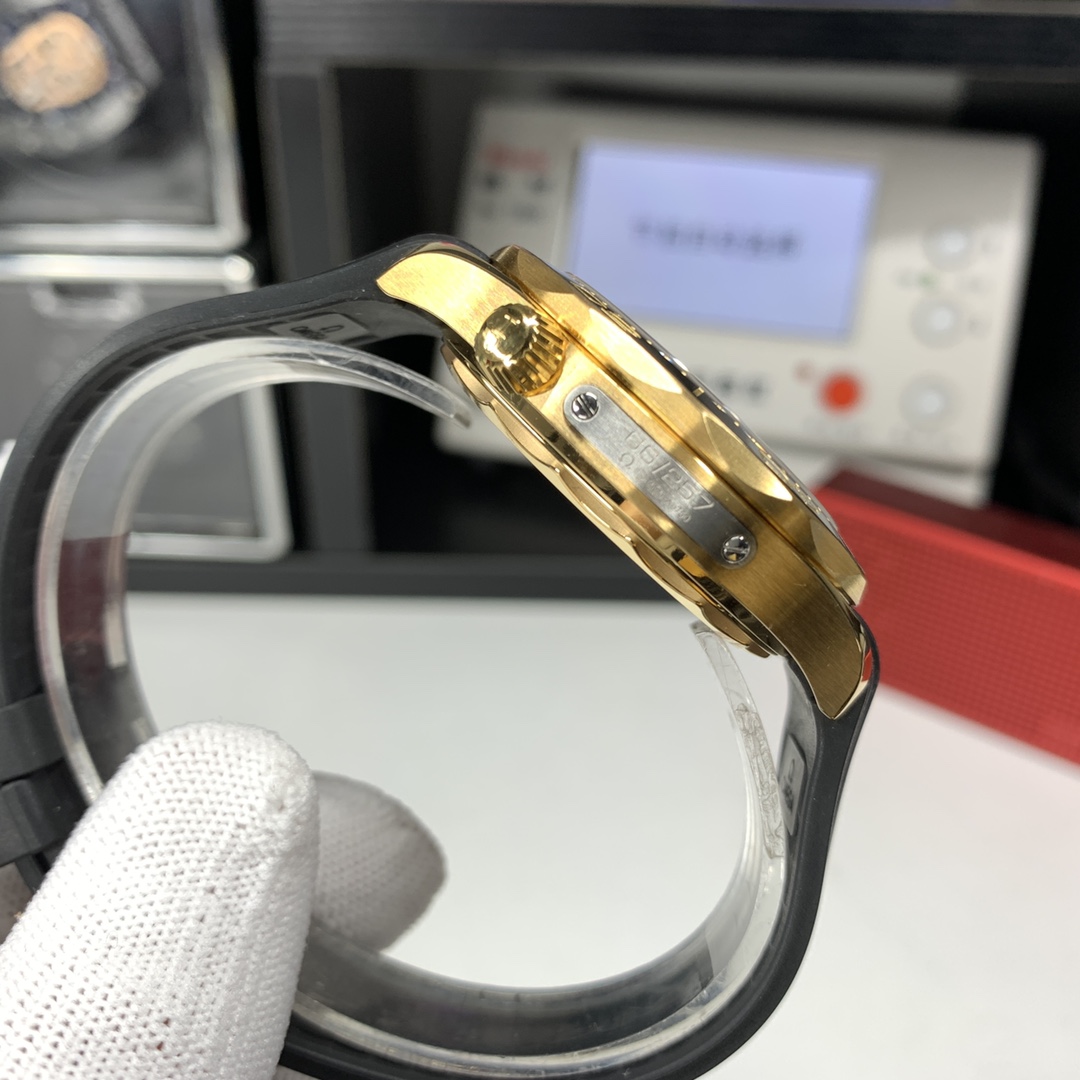 OMG Dive Watch detail 13