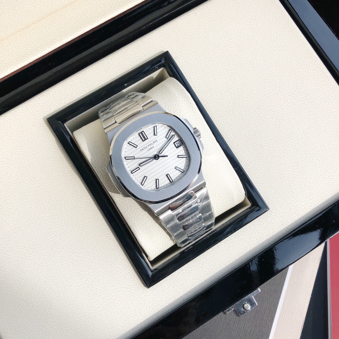 PP Nautilus 5711 White Dial detail 8