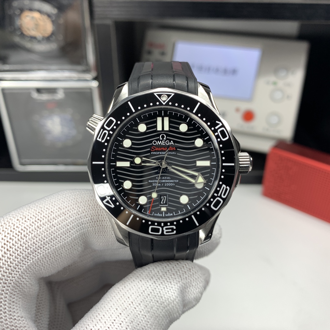 OMG Seamaster Diver 300M 8800 Diver detail 6