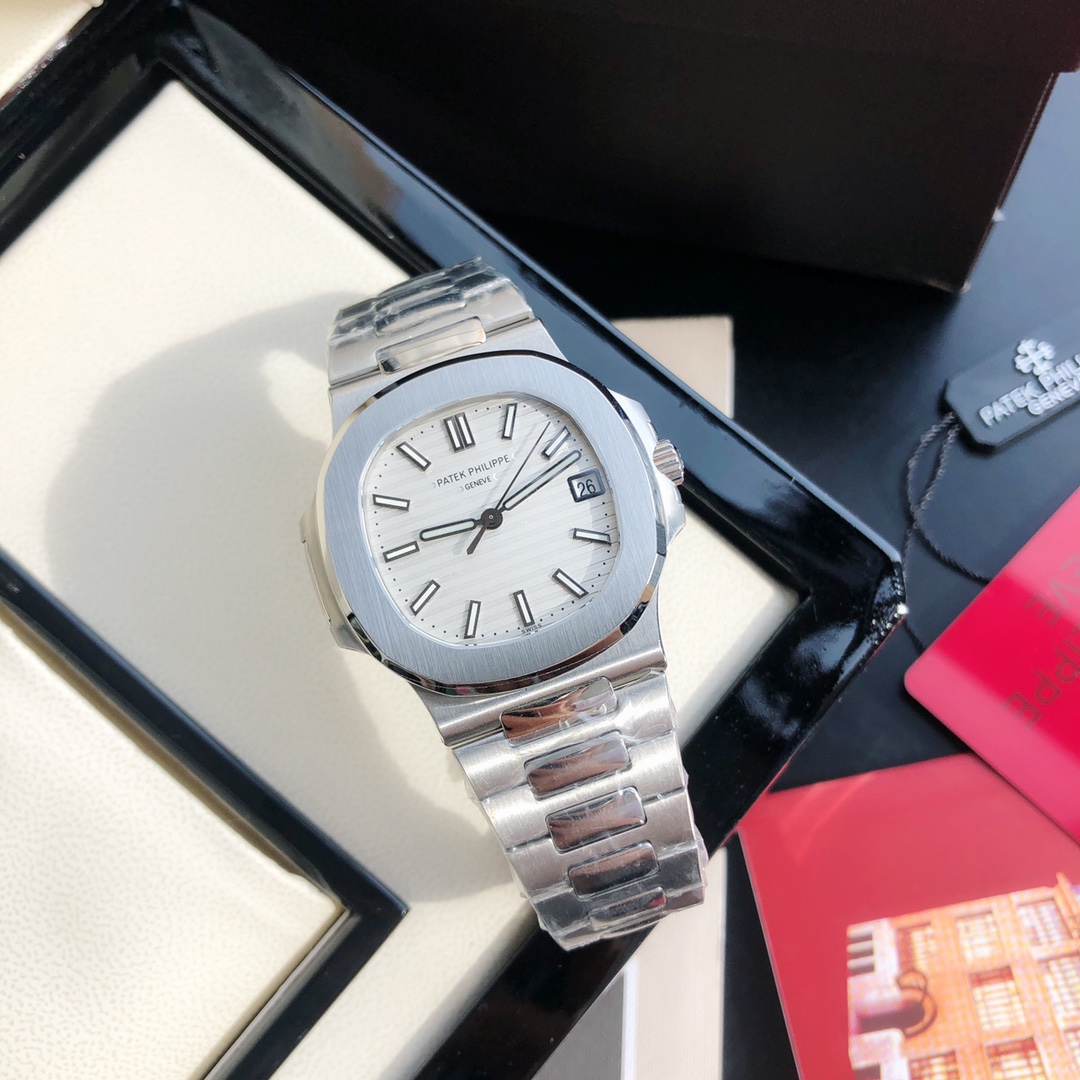 PP Nautilus 5711 White Dial detail 9