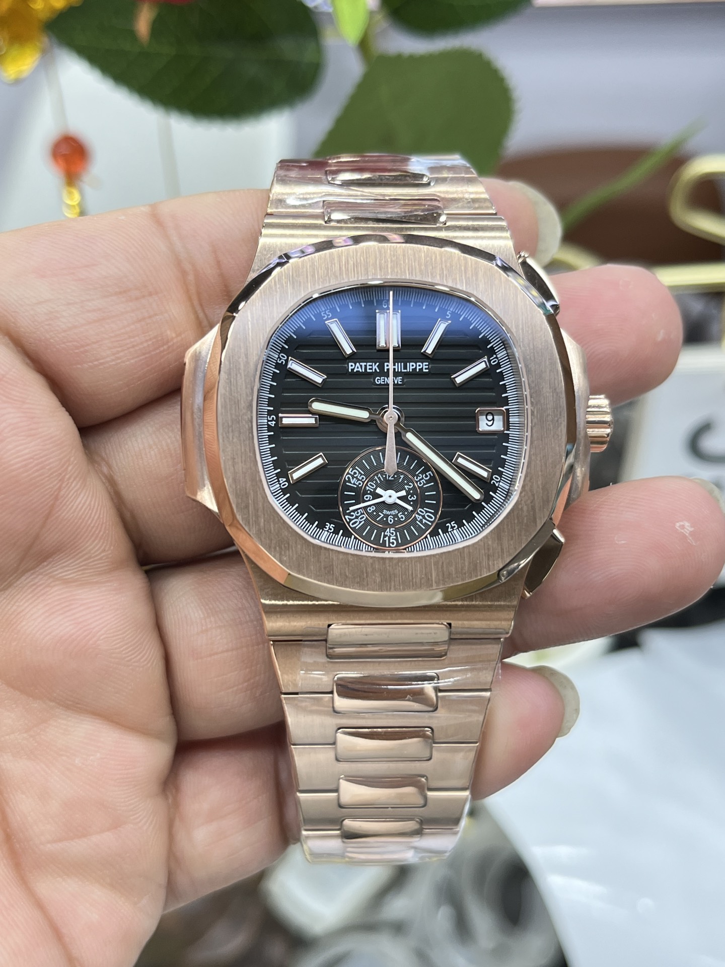 PP Nautilus Brown Dial detail 2
