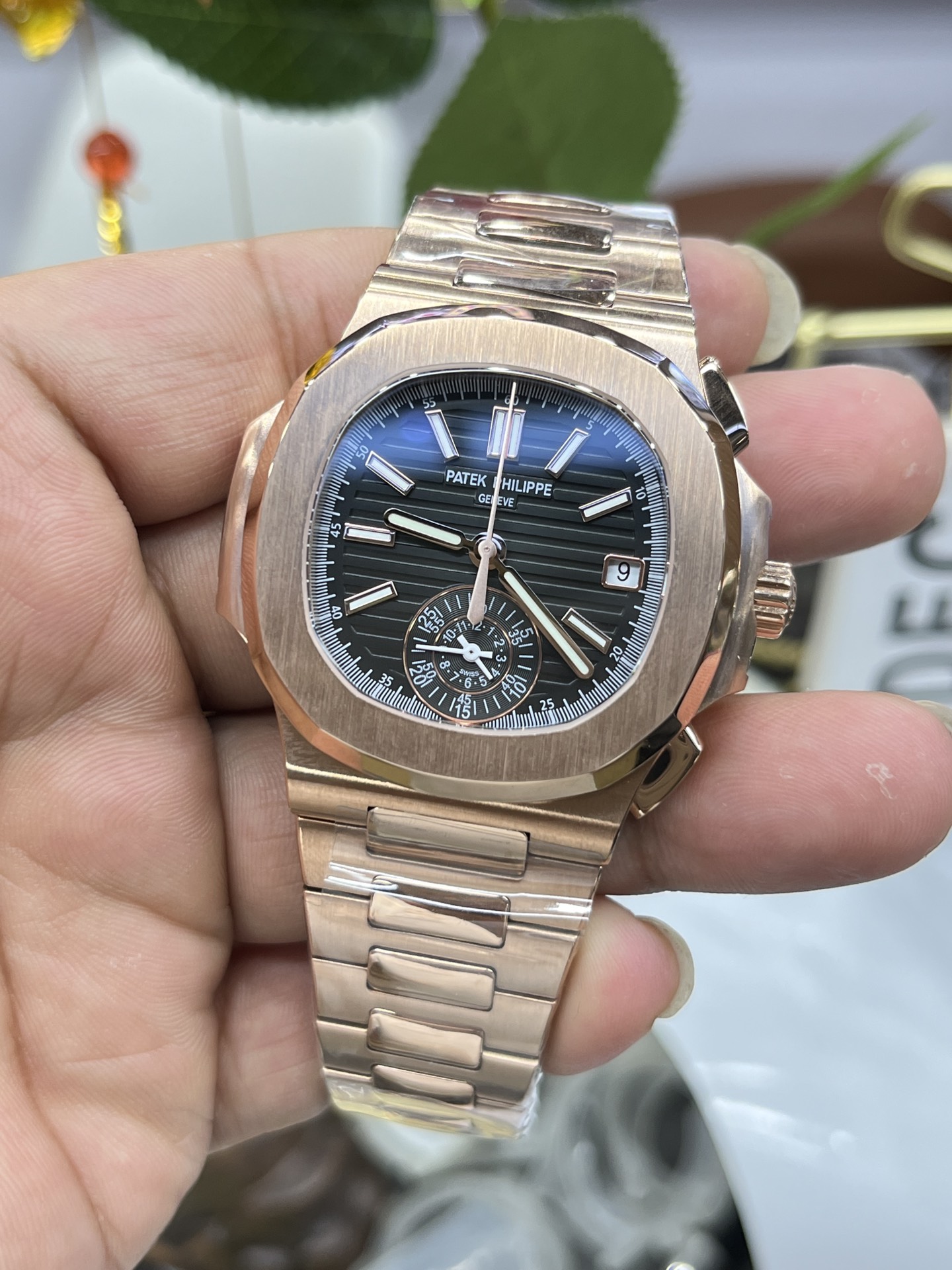 PP Nautilus Brown Dial detail 3
