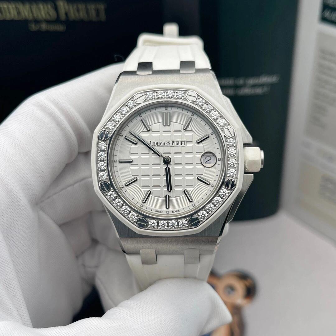 APS Royal Silver Ladies detail 2