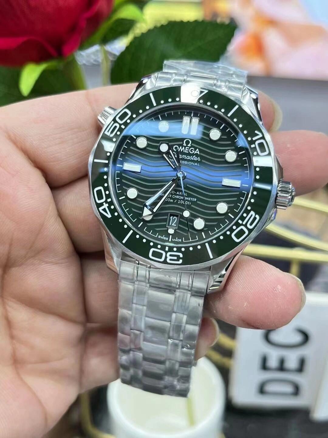 OMG Seamaster Diver 300M 8800 Diver detail 4