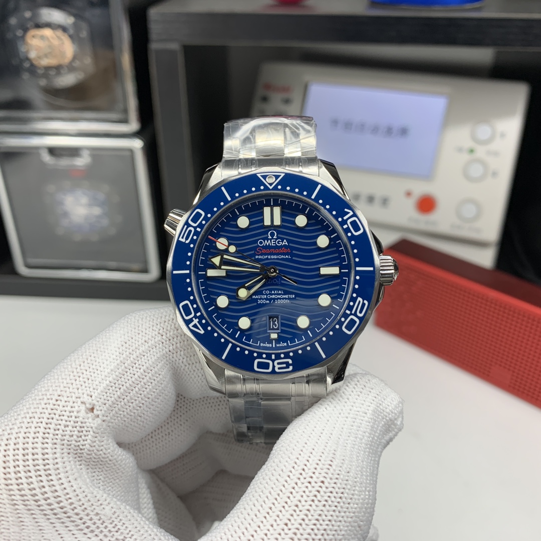 OMG Seamaster Diver 300M 8800 Diver detail 2